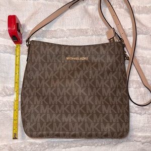 Michael Kors Messenger Crossbody